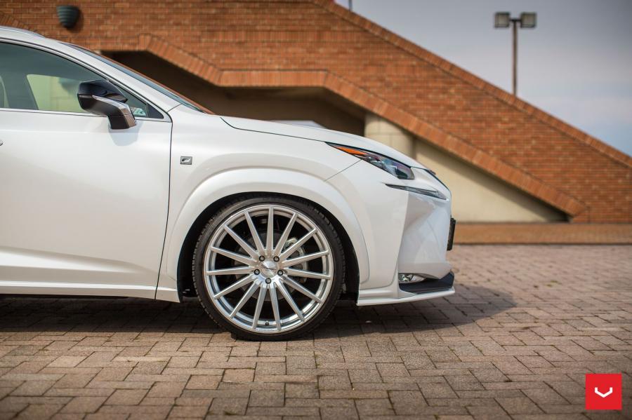 Детали экстерьера Lexus NX200t on Vossen Wheels (VFS2) 2017 года  (JP) (фото 13 из 15)
